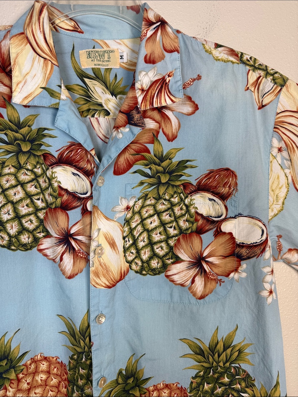 Vtg NEWT Honolulu Hawaiian Aloha Shirt M Made USA Pineapple Fruit Print Floral